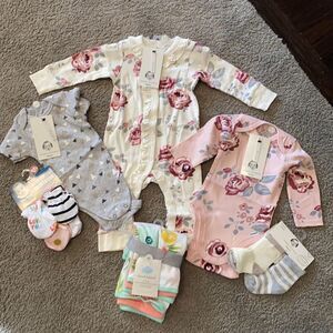 Gerber Baby Mixed Age Gorgeous Gift Bundle NEW